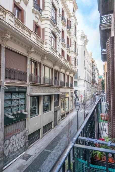 Ferienwohnung Apartamento De Lujo En Gran Via Madrid Exterior foto