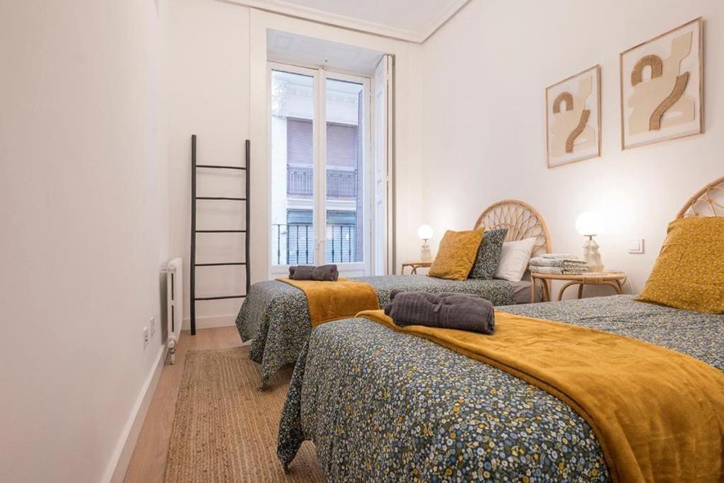 Ferienwohnung Apartamento De Lujo En Gran Via Madrid Exterior foto